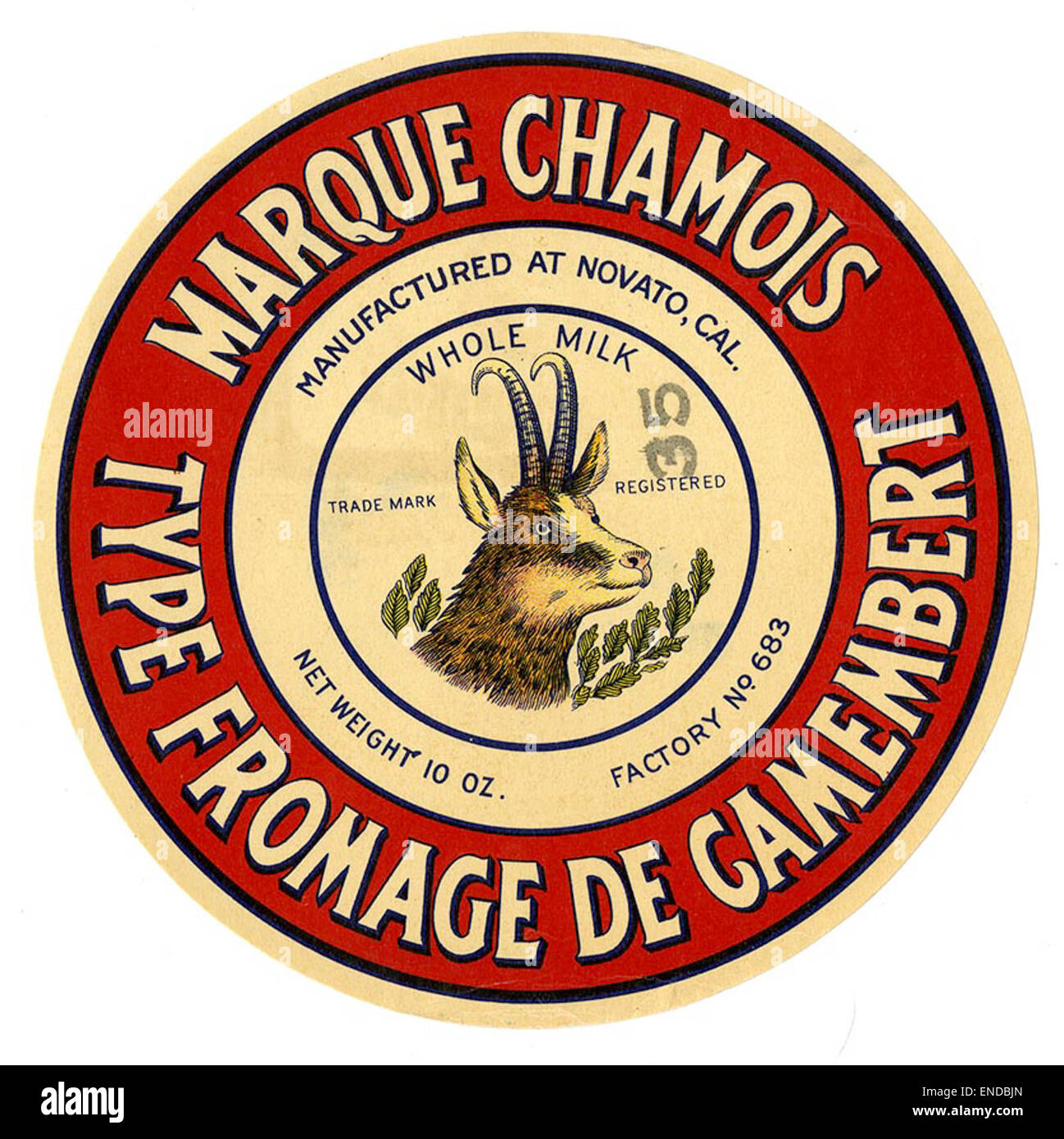 Cette publicité vintage pour 'fromage de Camembert' de marque Chamois a été imprimée par la Lehmann Printing and Lithography Company. Le panneau met en valeur un fromage français traditionnel, le camembert, et son image de marque du début du XXe siècle. Banque D'Images