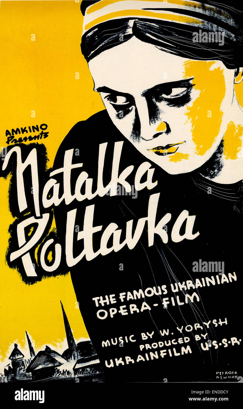 Cette affiche de film soviétique de 1936 pour *Natalka Poltavka* présente un design dynamique typique du cinéma soviétique Le film, basé sur la célèbre pièce ukrainienne, explore les thèmes de l'amour et du sacrifice, se déroulant dans l'Ukraine rurale. L'affiche capture l'essence de l'histoire et le ton dramatique du film, caractéristique du style du cinéma soviétique des années 1930. Banque D'Images