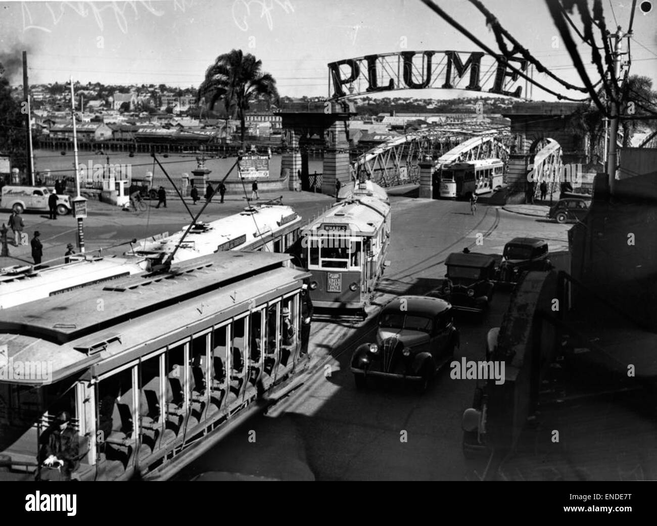 Les tramways électriques se déplaçant le long de la rue Queen, le pont Victoria, Banque D'Images