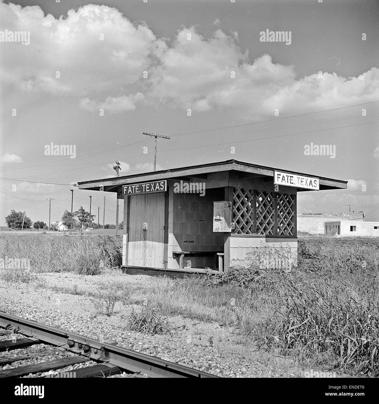 [Missouri-Kansas-Texas Railroad Depot, Drapeau Stop Station à sort, Texas] Banque D'Images