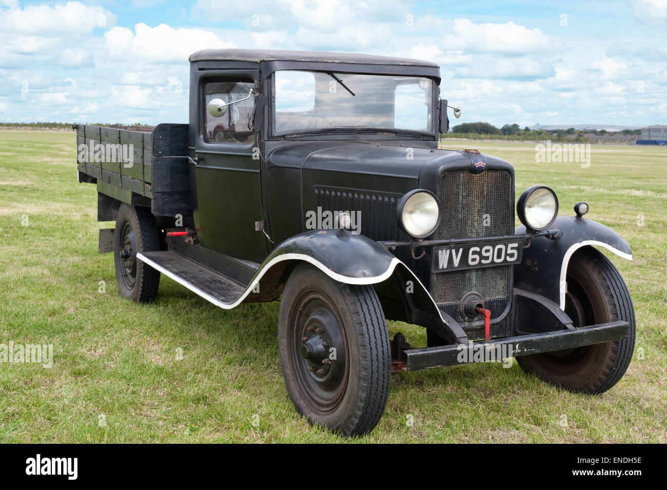 Un vintage, Bedford véhicules commerciaux à plat Banque D'Images