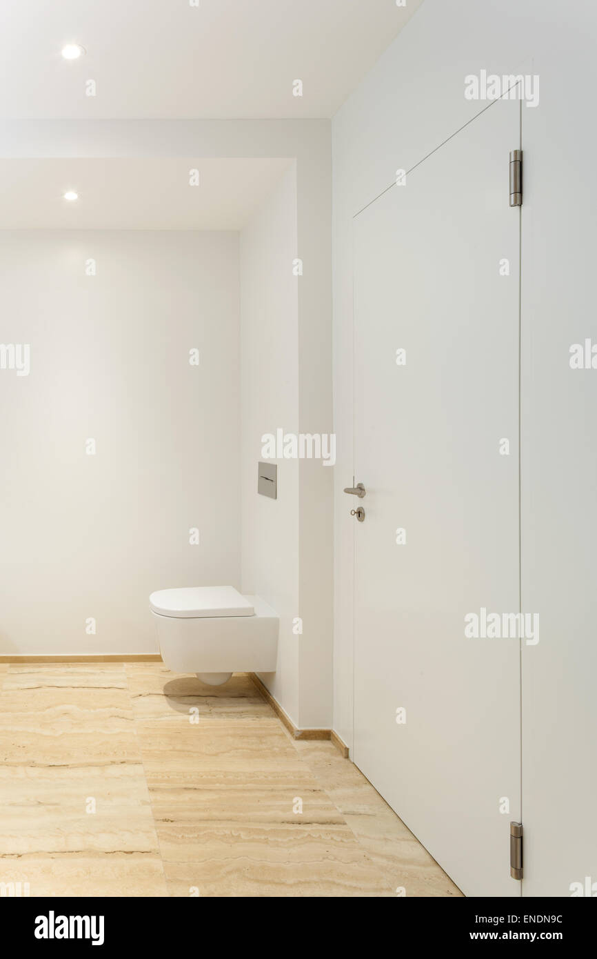 Belle salle de bains moderne en marbre, toilettes, Banque D'Images