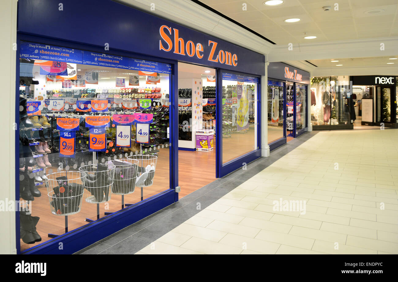 Zone de chaussures boutiques boutique store stores Shrewsbury UK Banque D'Images
