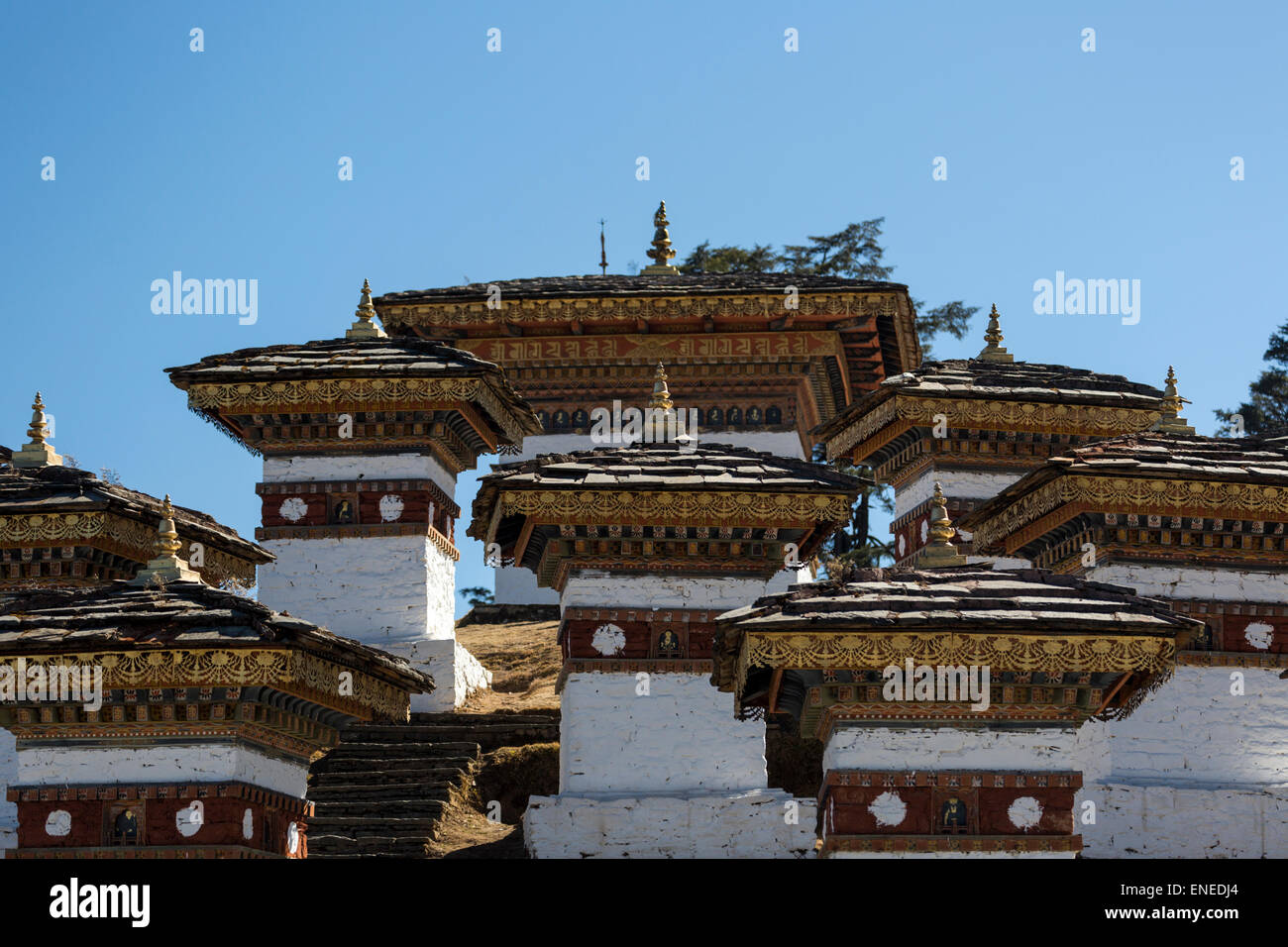 Wagnyal Druk chortens (stupas) à Dochula pass, Bhoutan, Asie Banque D'Images