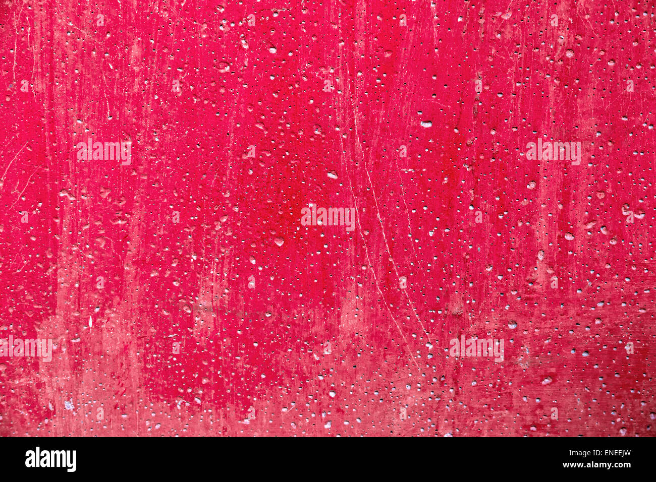 Plâtre ou ciment grunge texture mur de béton de couleur rose avec des rayures Banque D'Images