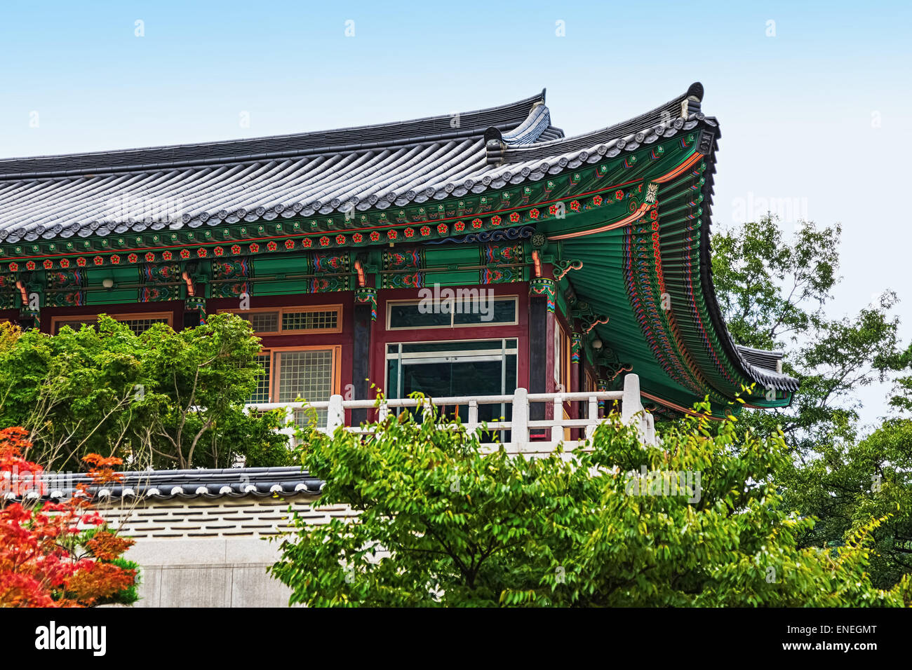 Ancien bâtiment de l'architecture coréenne traditionnelle ou temple des moines en Corée du Sud Banque D'Images