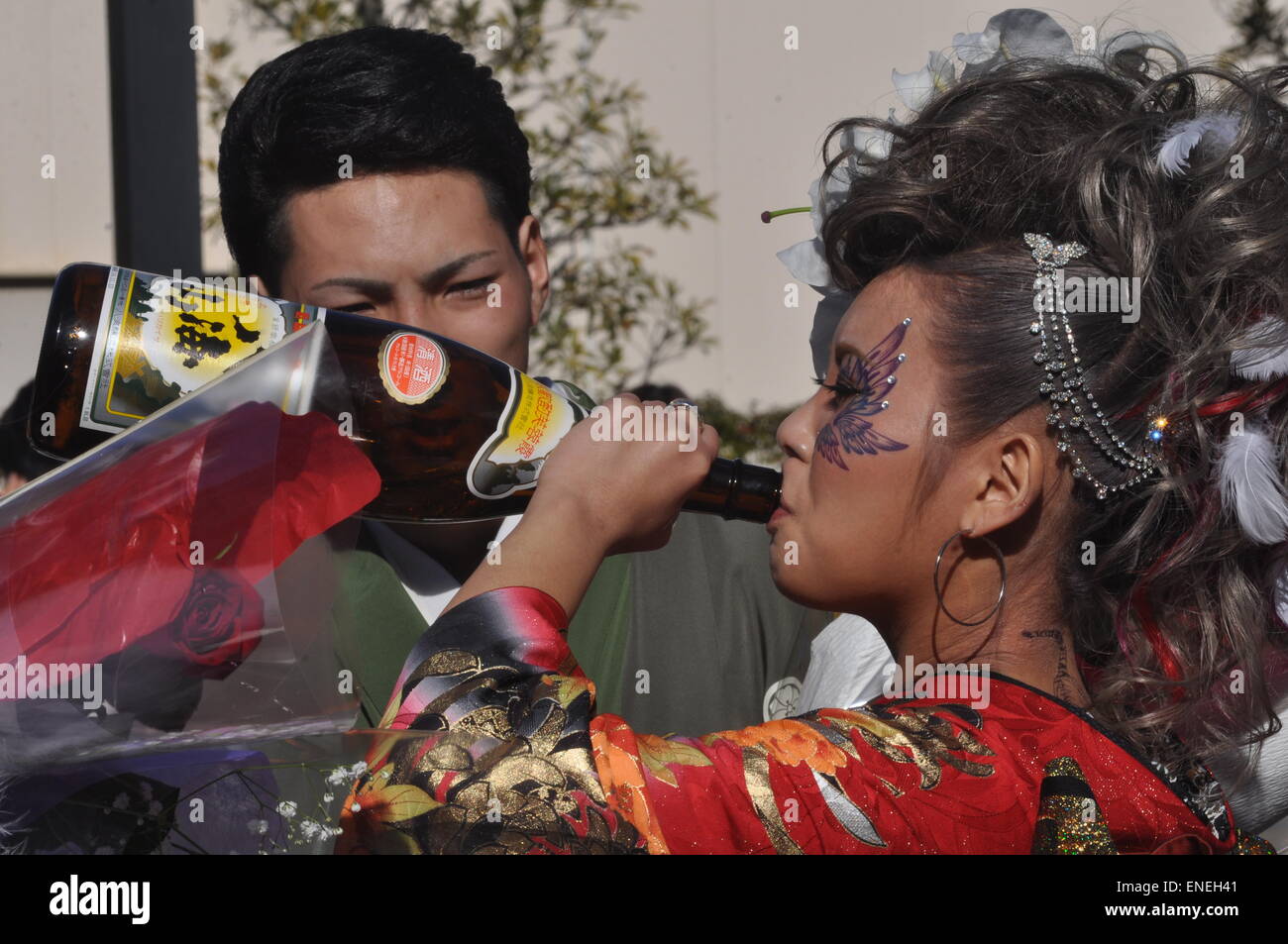 Ofuna, Japon : les jeunes se saouler au cours des 20 ans de cérémonie Banque D'Images