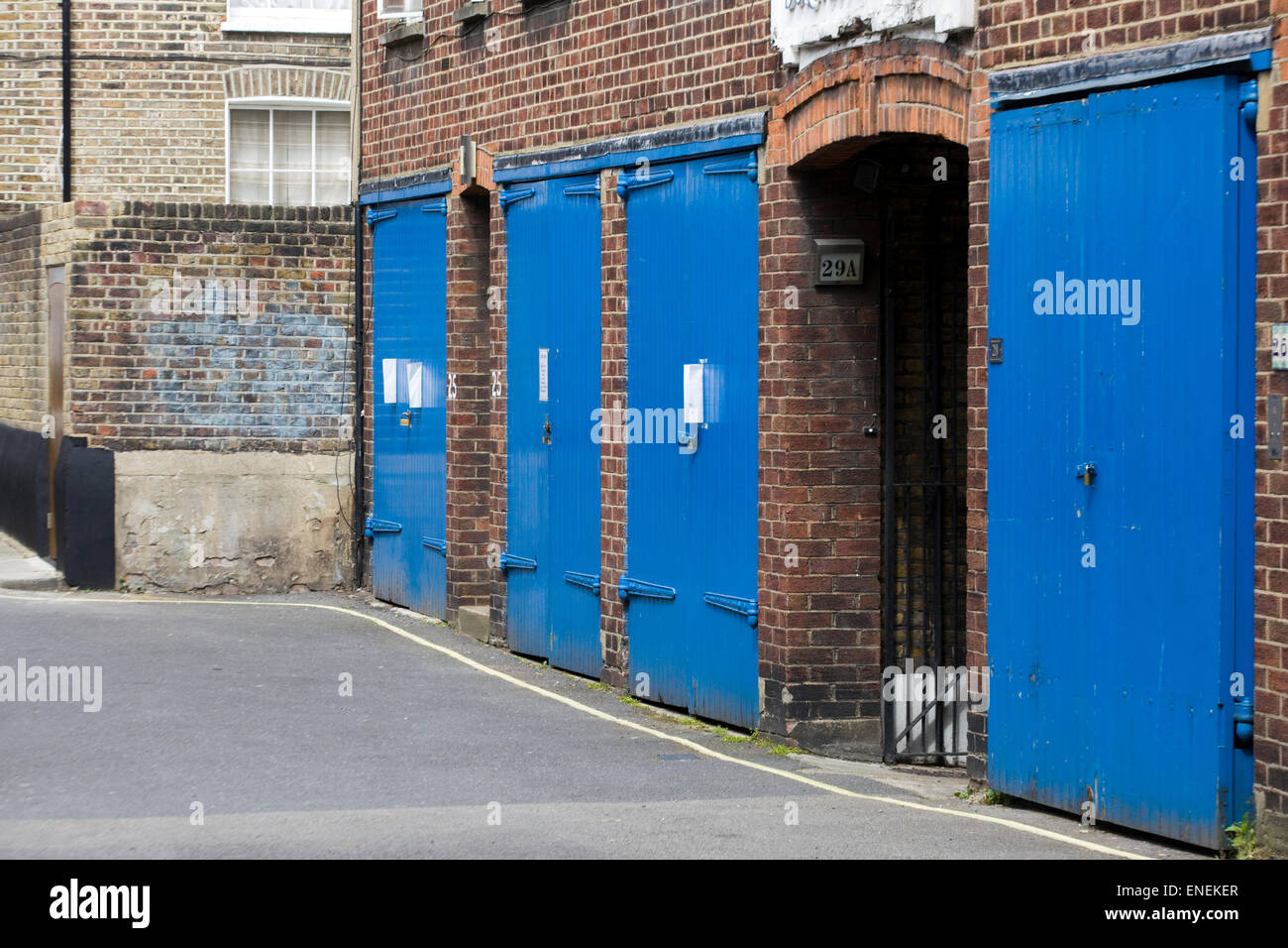Portes de garage à une ligne à Londres Banque D'Images