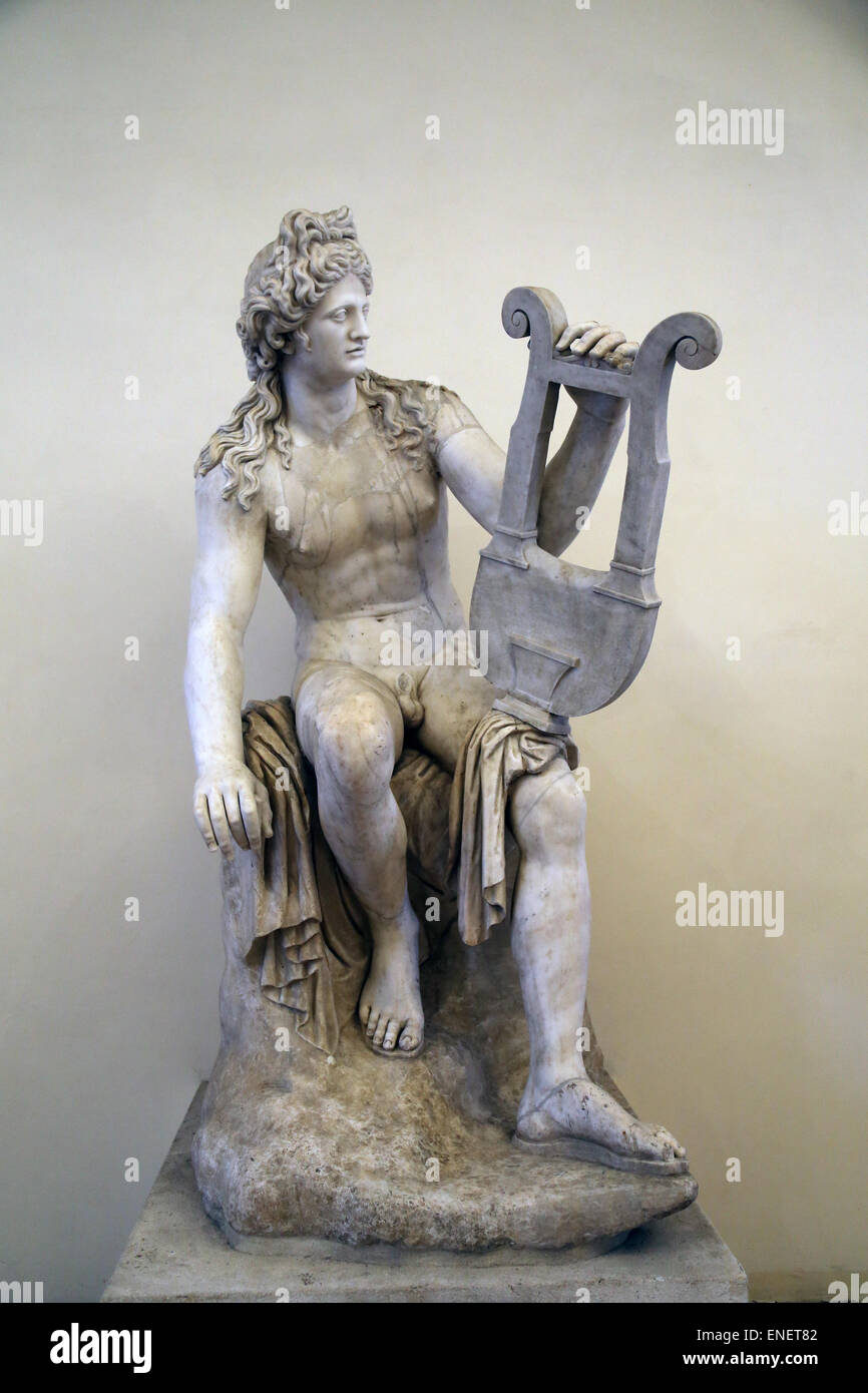 Apollo avec Lyre. Statue romaine. Musée National Romain. Palazzo Altemps. Rome. L'Italie. Banque D'Images