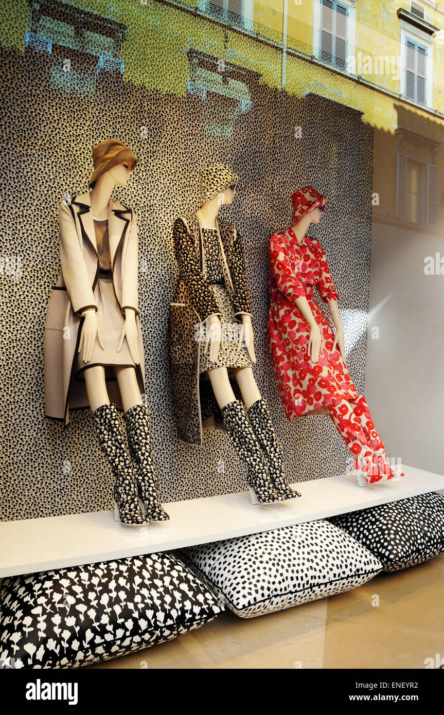 Max Mara Fashion Store - fenêtre à Rome Banque D'Images