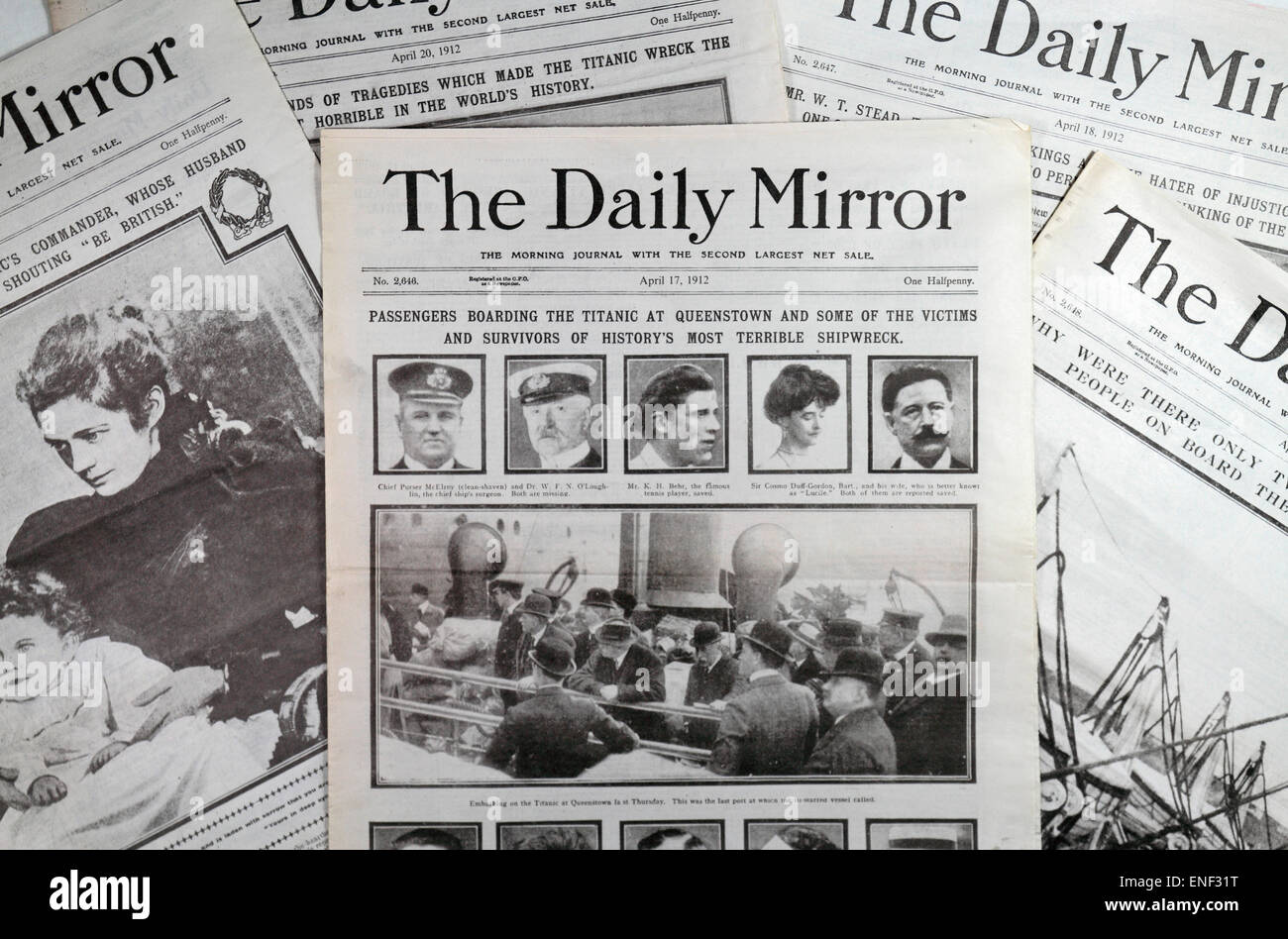 Daily Mirror Reproduction les journaux après le naufrage du SS Titanic les 14 et 15 avril 1912. Banque D'Images
