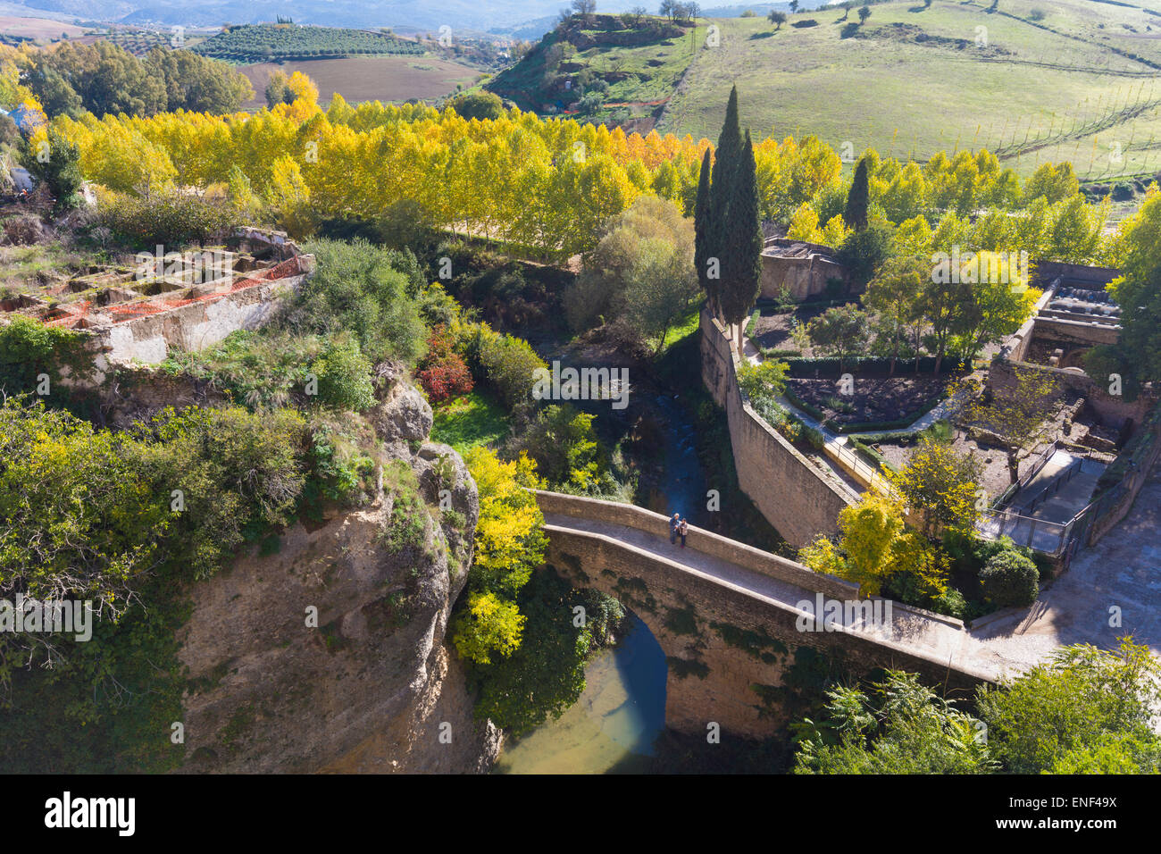 Ronda, Province de Malaga, Andalousie, Espagne du sud. Le Puente Arabe, également connu sous le nom de Puente de San Miguel. Arabes ou maures, pont Banque D'Images