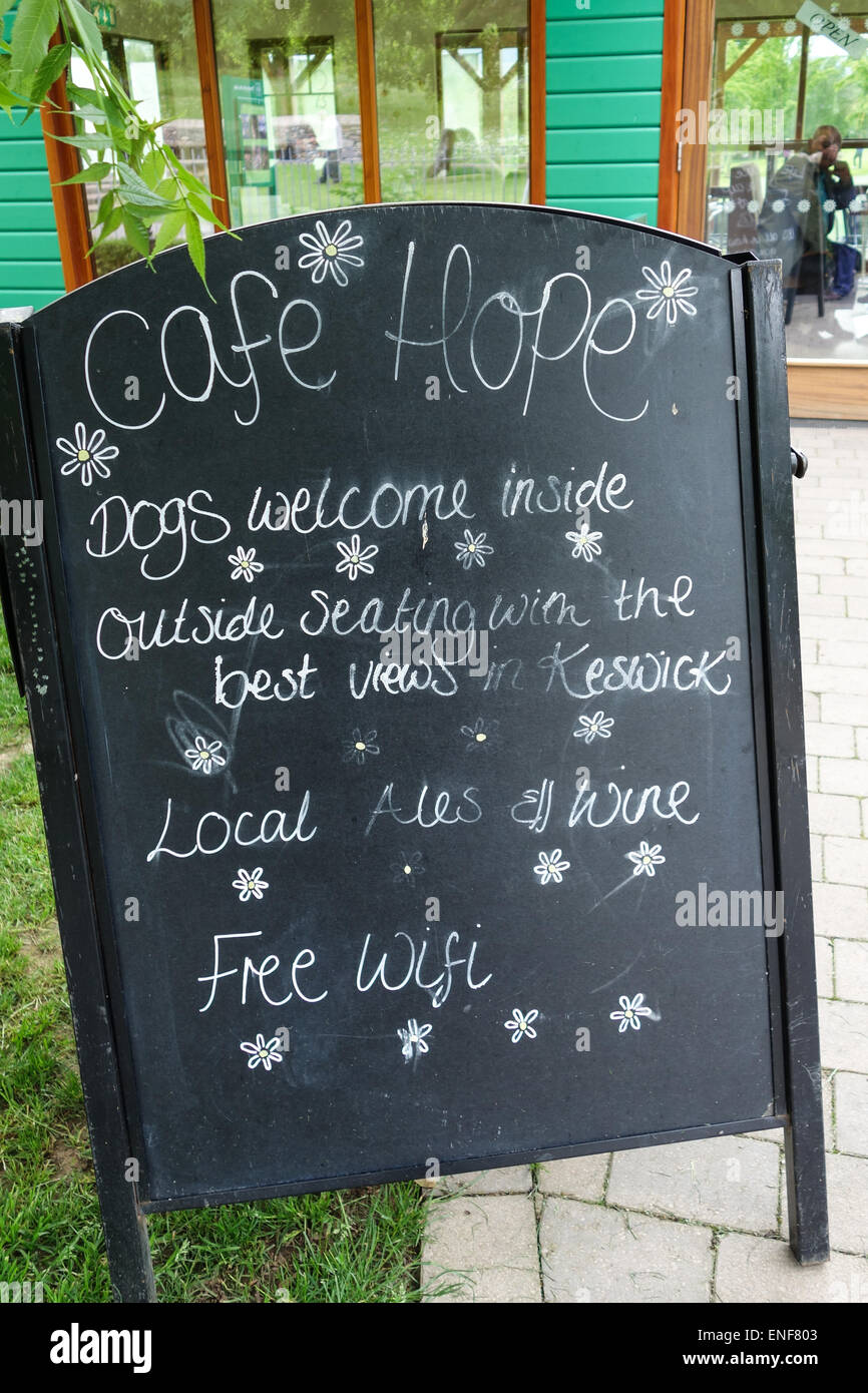 Dog Friendly cafe signe, Keswick, Lake District Banque D'Images