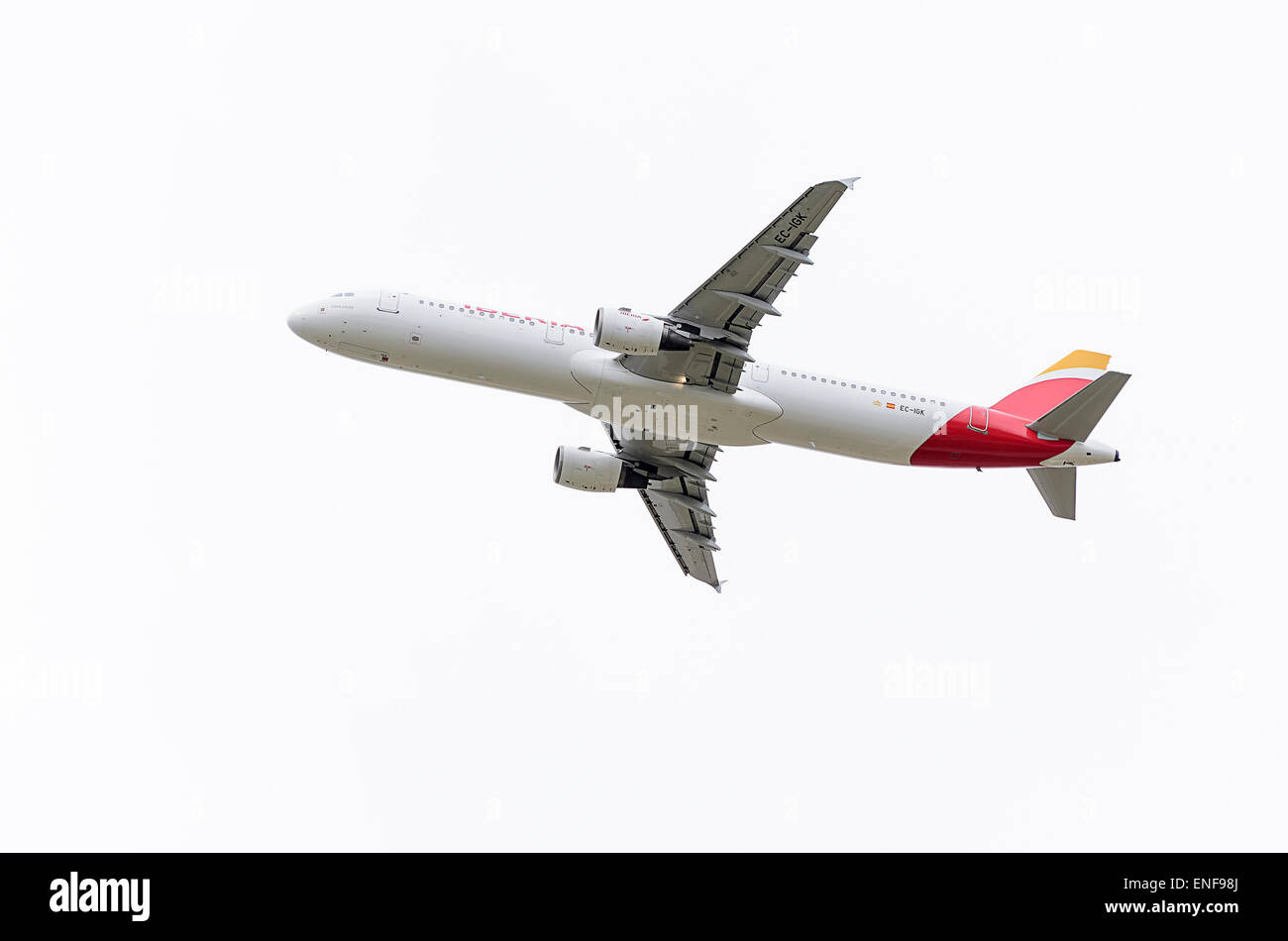 -L'avion Airbus A321-, -d- Iberia, la compagnie aérienne est de décoller de l'aéroport- -Adolfo Suarez. Banque D'Images