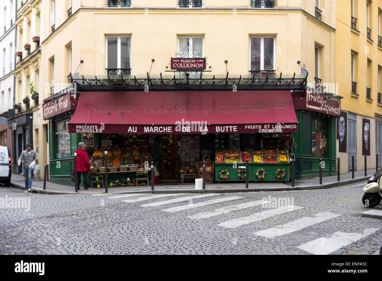 Épicerie à Montmartre qui a été célèbre parce qu'agissant comme définie pour "Le Fabuleux Destin d'Amélie Poulain' Banque D'Images
