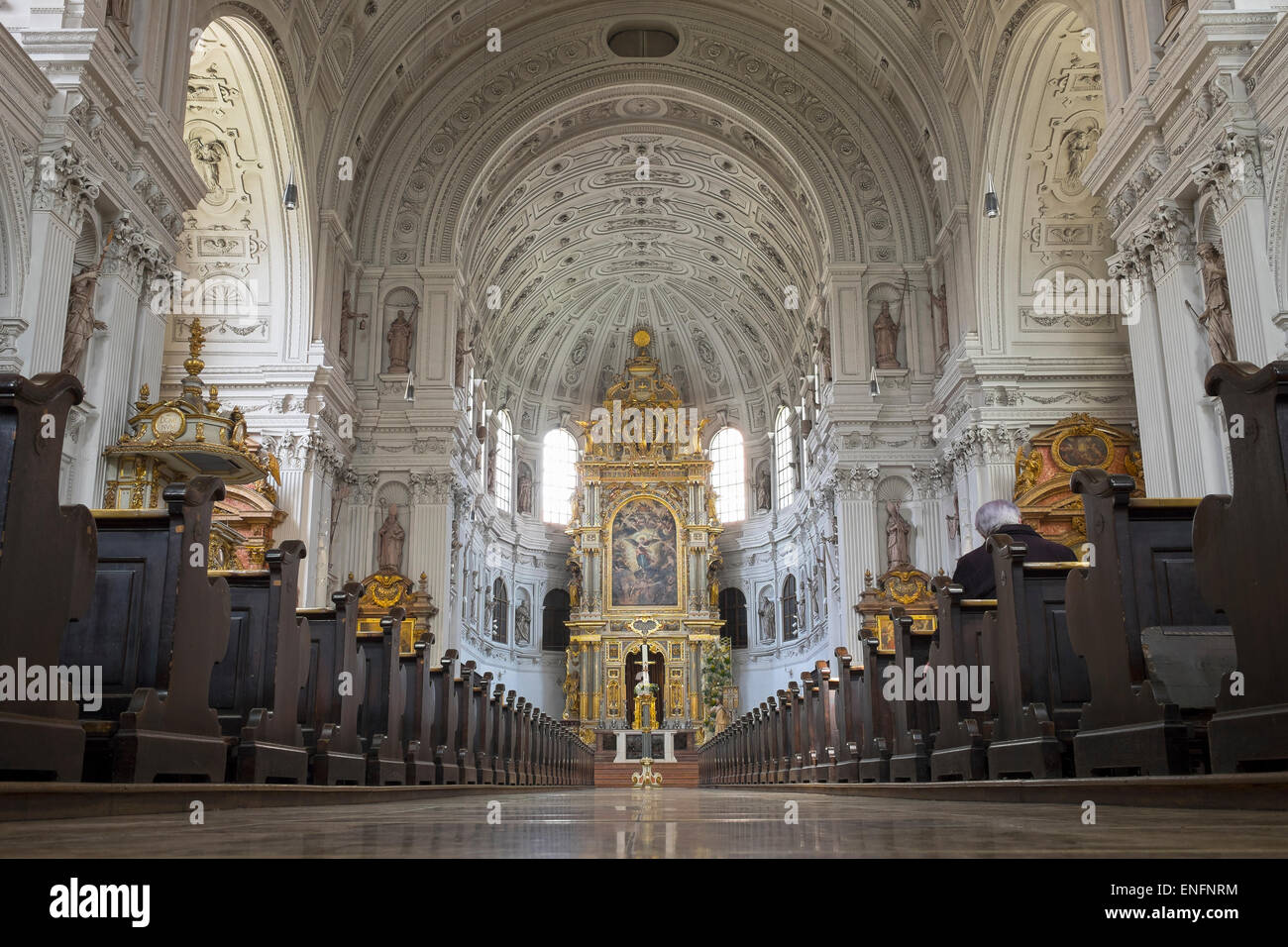 L'intérieur, autel Saint Michel, église des Jésuites, Munich, Haute-Bavière, Bavière, Allemagne Banque D'Images
