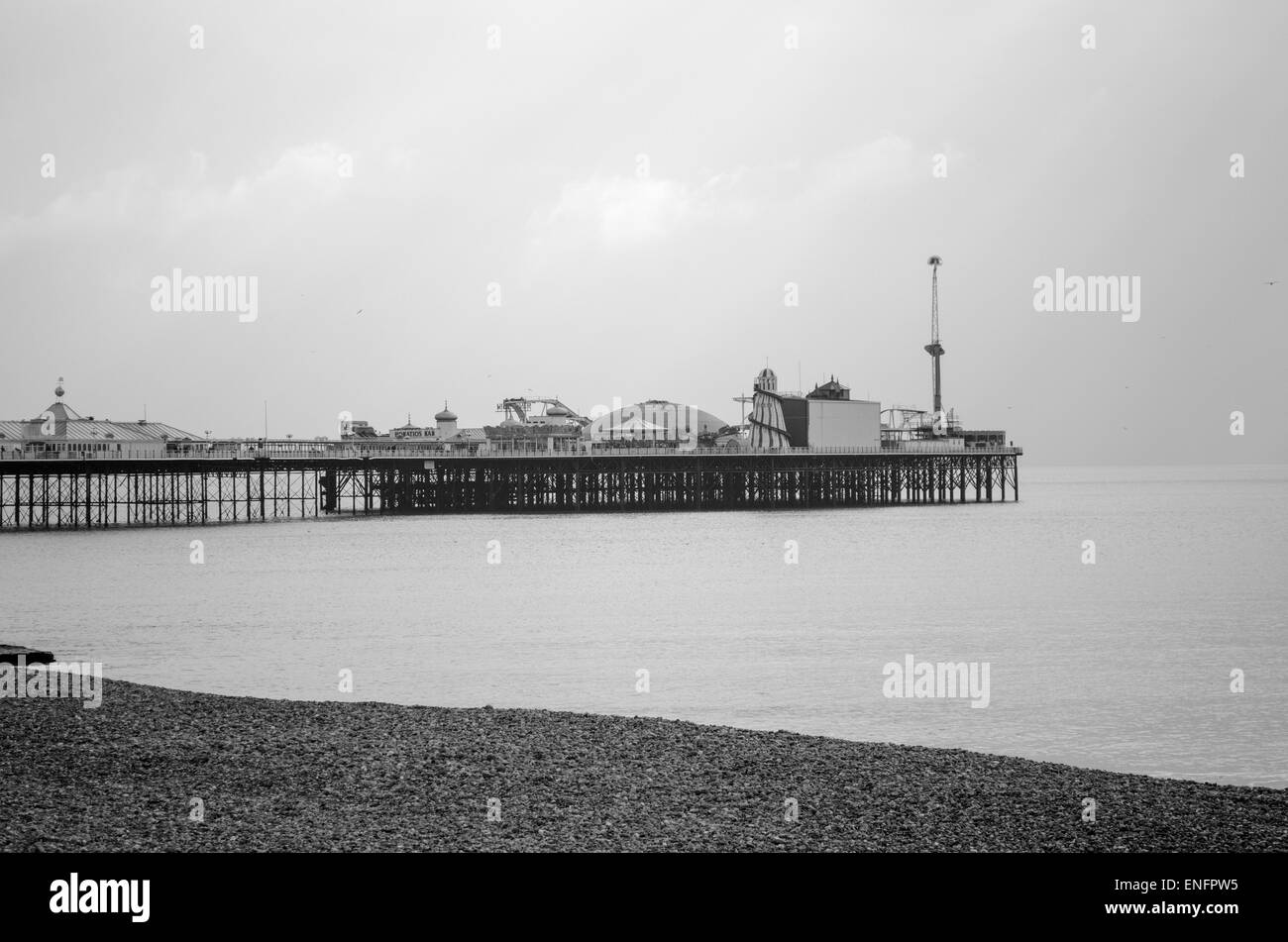 La jetée de Brighton, Mer, plage, l'Angleterre, ville côtière, plage de galets, Hove Banque D'Images