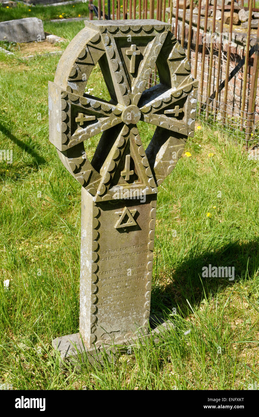 Chrétien Juif pierre tombale, Cowbridge Église, Vale of Glamorgan, Pays de Galles, Royaume-Uni. Banque D'Images