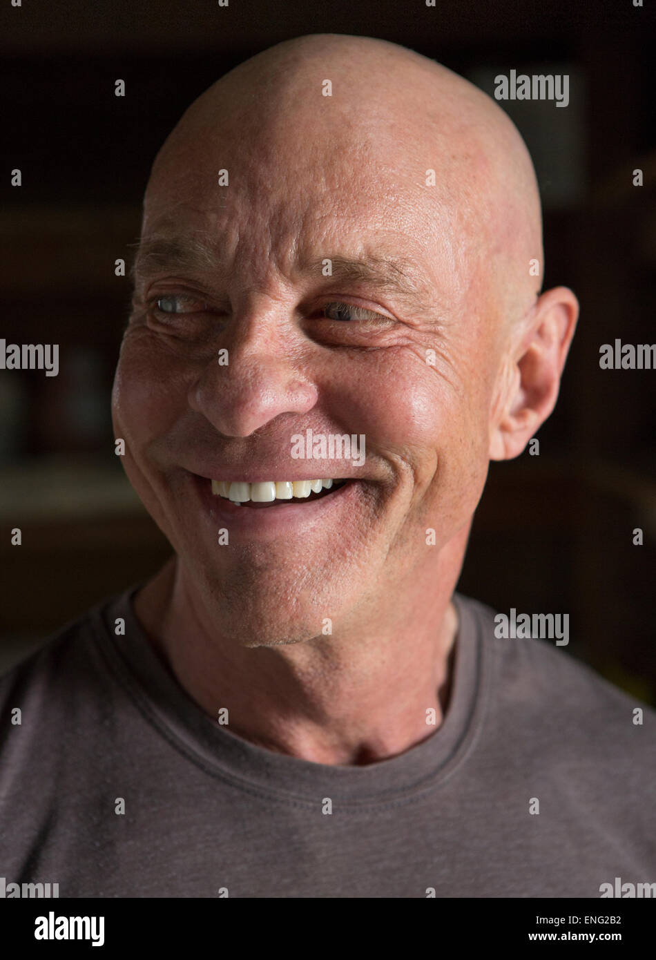 Close up of smiling Caucasian man de face Banque D'Images