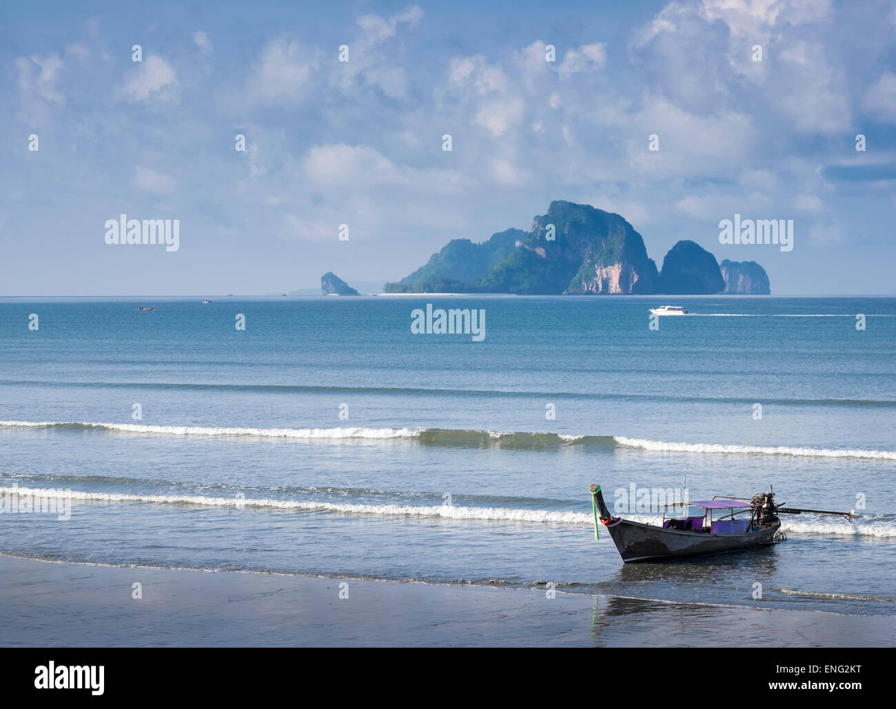 Bateau de pêche amarrés sur beach Banque D'Images