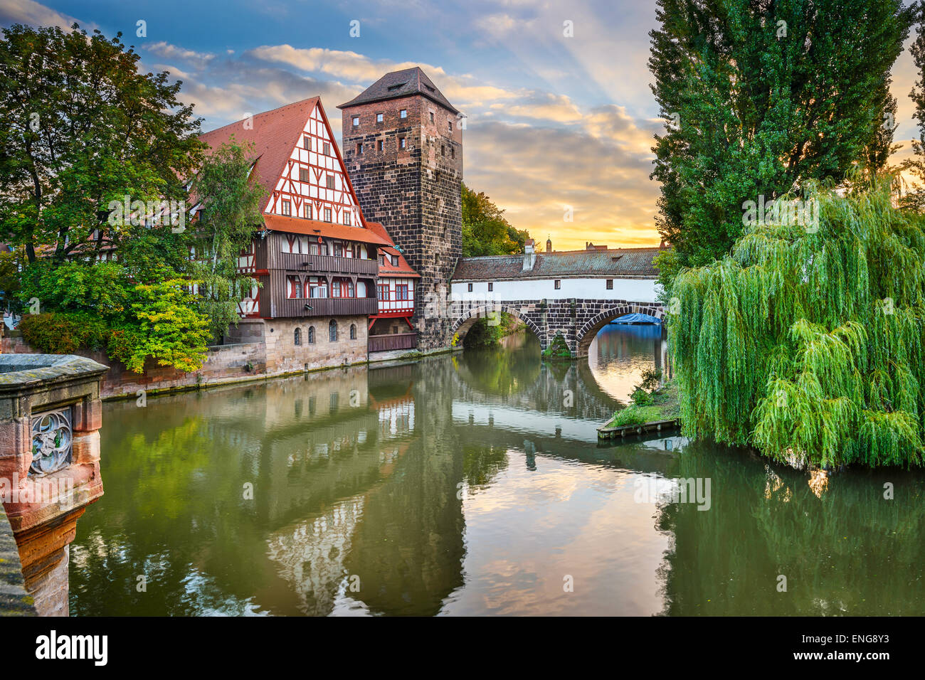 Nuremberg, Allemagne à Hangman's pont au-dessus de la rivière Pegnitz. Banque D'Images