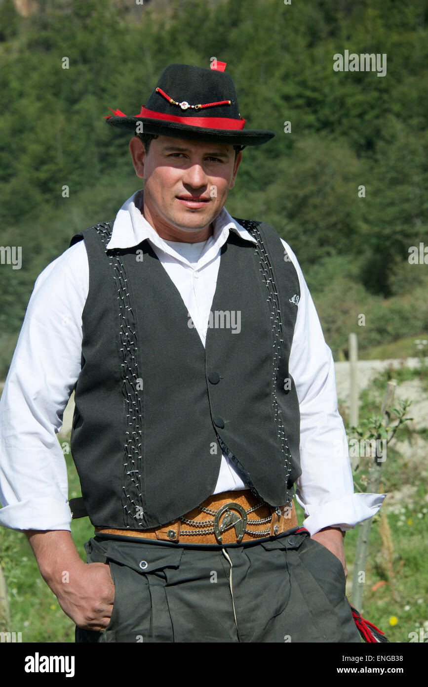 Le port de vêtements traditionnels pays Gaucho rodeo Tierra del Fuego  Argentine Photo Stock - Alamy