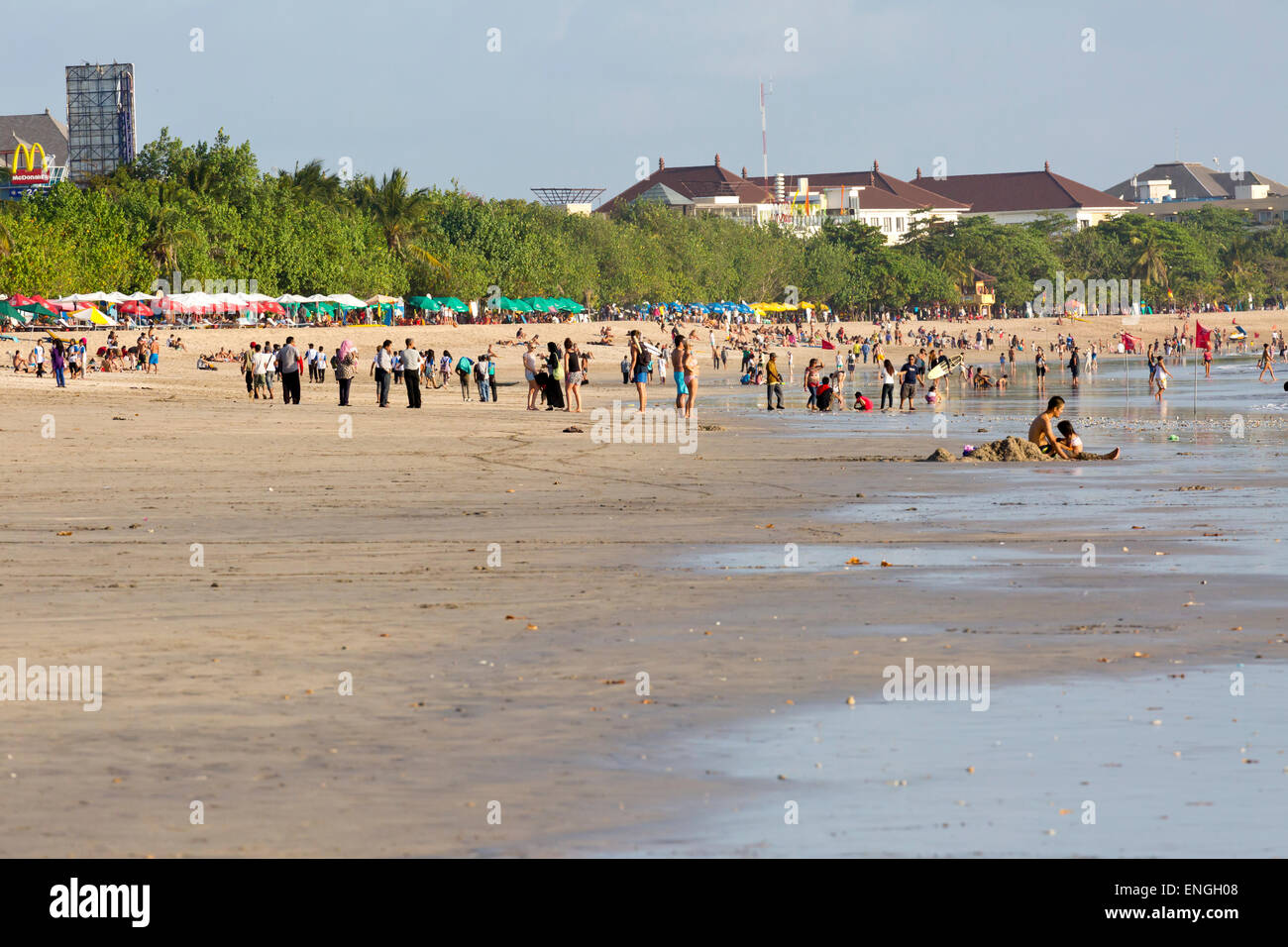 Vue sur la plage de Kuta, Bali, Indonésie Banque D'Images