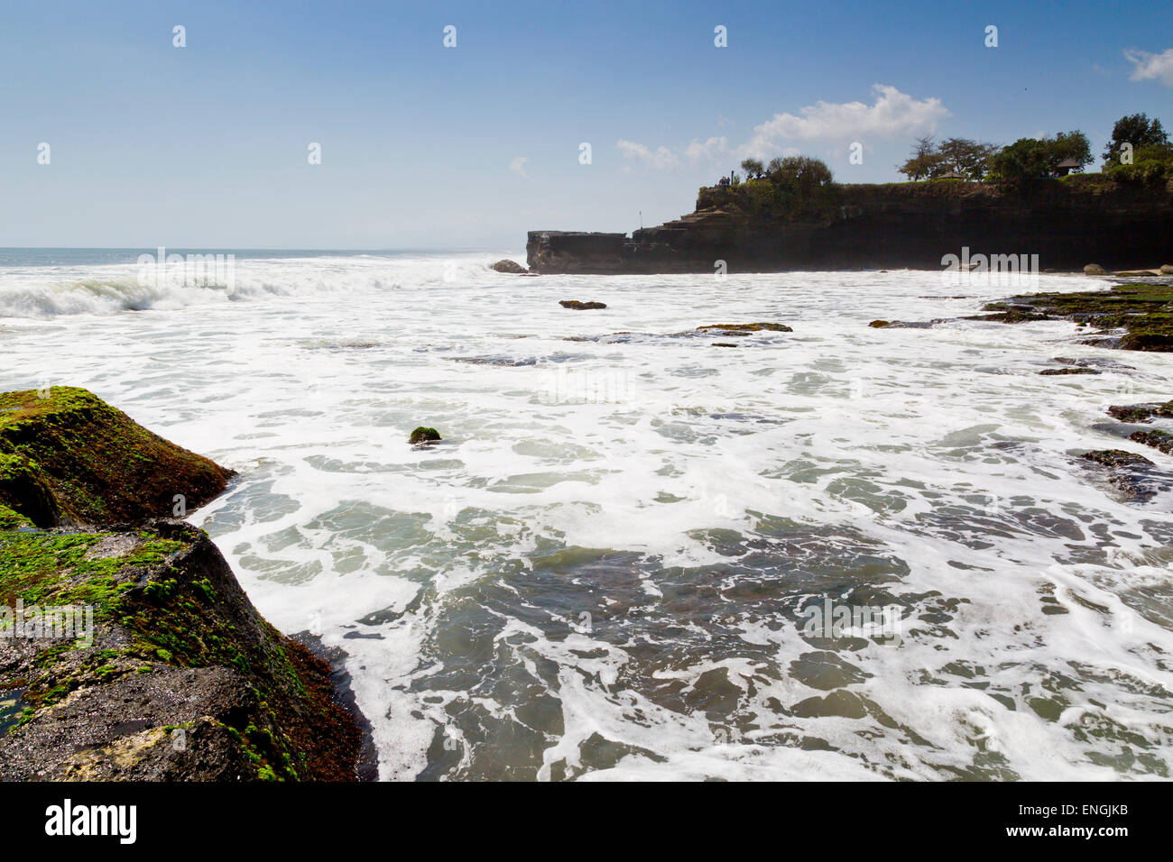 Côte près de le Temple Pura Tanah Lot sur Bali, Indonésie Banque D'Images