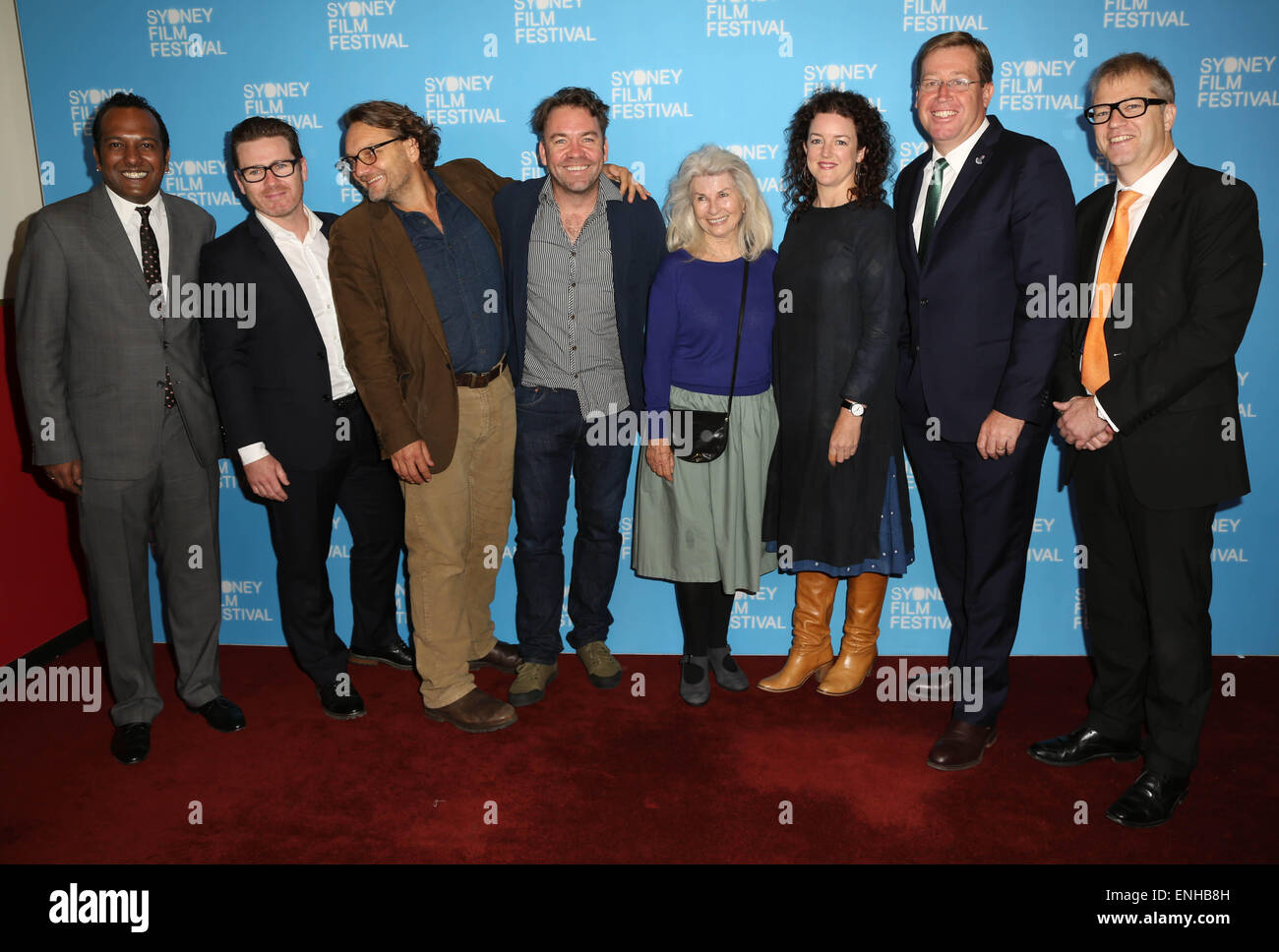 Sydney, Australie. 6 mai 2015. Sur la photo, de gauche à droite : Nashen Moodley (SFF) Directeur, Jonathan Duncan Ruben Guthrie (producteur exécutif), Brendan Cowell (Ruben Guthrie l'écrivain et réalisateur), Robyn Nevin (Ruben Guthrie - actrice Susan), Jeremy Sims (dernier Cab à Darwin Le directeur) et Kath Shelper (Ruben Guthrie Producteur), Troy Grant (vice-Premier Ministre et Ministre de la Justice et de la police, Ministre des Arts et ministre de course) et Christopher Freeland (SFF) Président du Conseil. Le 62e Festival du film de Sydney a été lancé à Barnet, Salle des douanes, 31, rue Alfred, Circular Quay. Credit : Banque D'Images