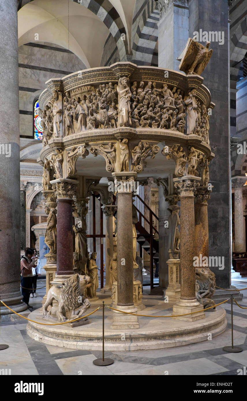 En chaire de Giovanni Pisano, dans la cathédrale de Pise, Pise, Toscane, Italie Banque D'Images