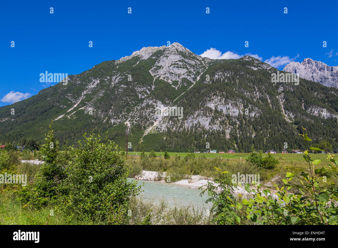 Région de randonnée au Tyrol Leutasch, Ache stream, Gehrenspitze 2367m, Wetterstein, Tyrol, Autriche Banque D'Images