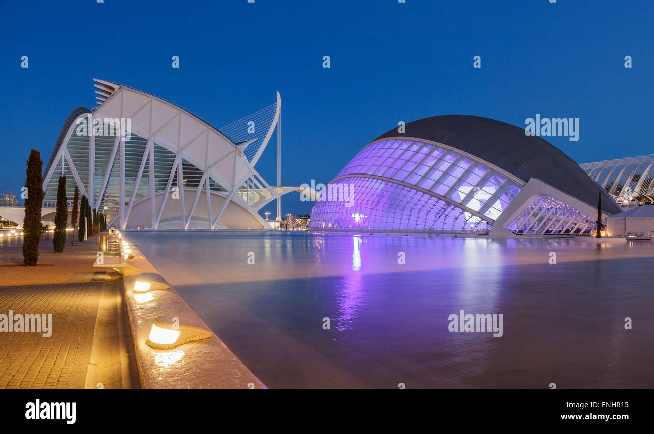 La Cité des Arts et des Sciences, Musée des Sciences Prince Philippe et l'Hemisferic, Valencia, Espagne Banque D'Images