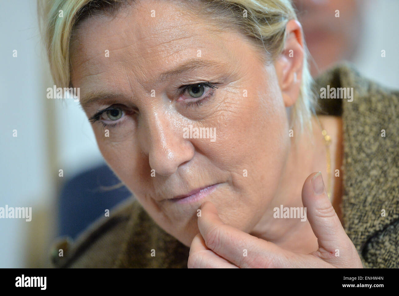 La France d'extrême-droite du Front National Marine Le Pen Président parle aux médias au cours de la paix en Europe et la prospérité après l'Union européenne, tenue à Prague, en République tchèque, le mercredi 6 mai 2015. (Photo/CTK Michal Dolezal) Banque D'Images