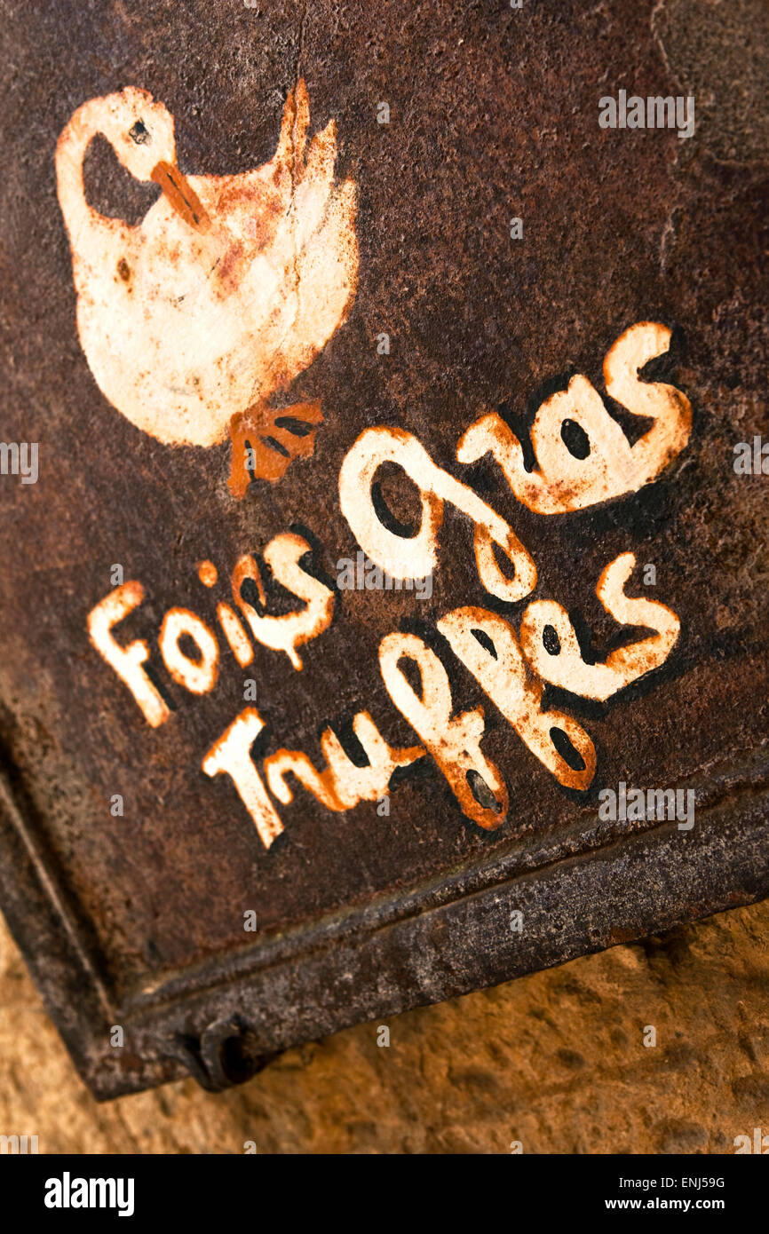 Foie gras et truffes sur un restaurant français sign Banque D'Images