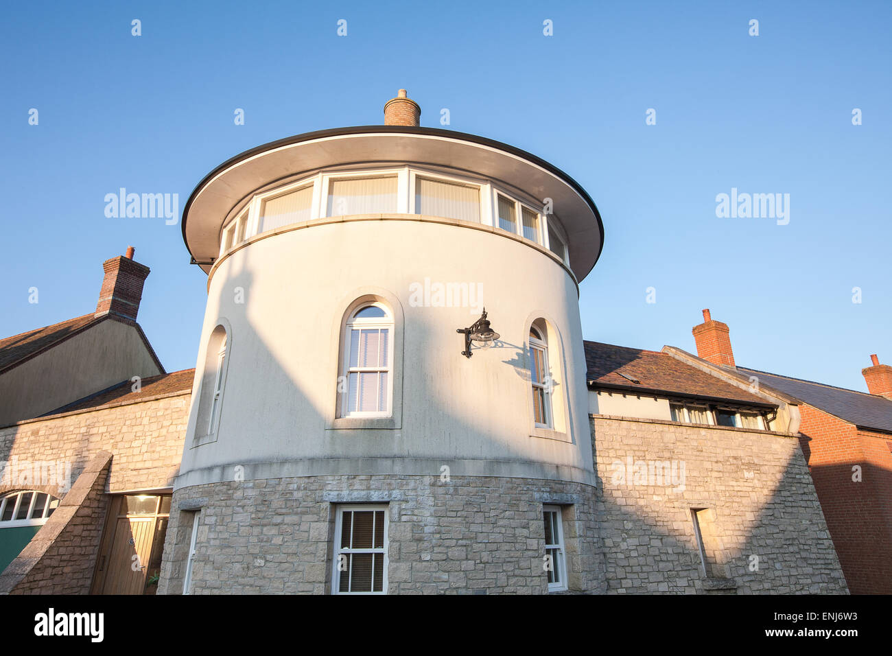 2004/2005,Dorset, près de Dorchester un développement du logement moderne approuvé par le Prince Charles conçu dans une fausse faux ancien style. Banque D'Images