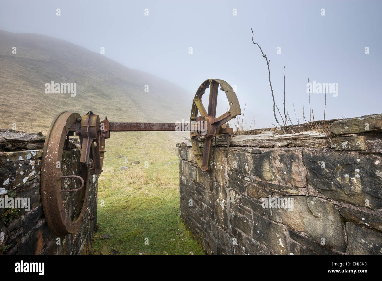 Ruines de la liquidation à l'engrenage de la carrière désaffectée sur edge, Katy Roy Derbyshire. Banque D'Images