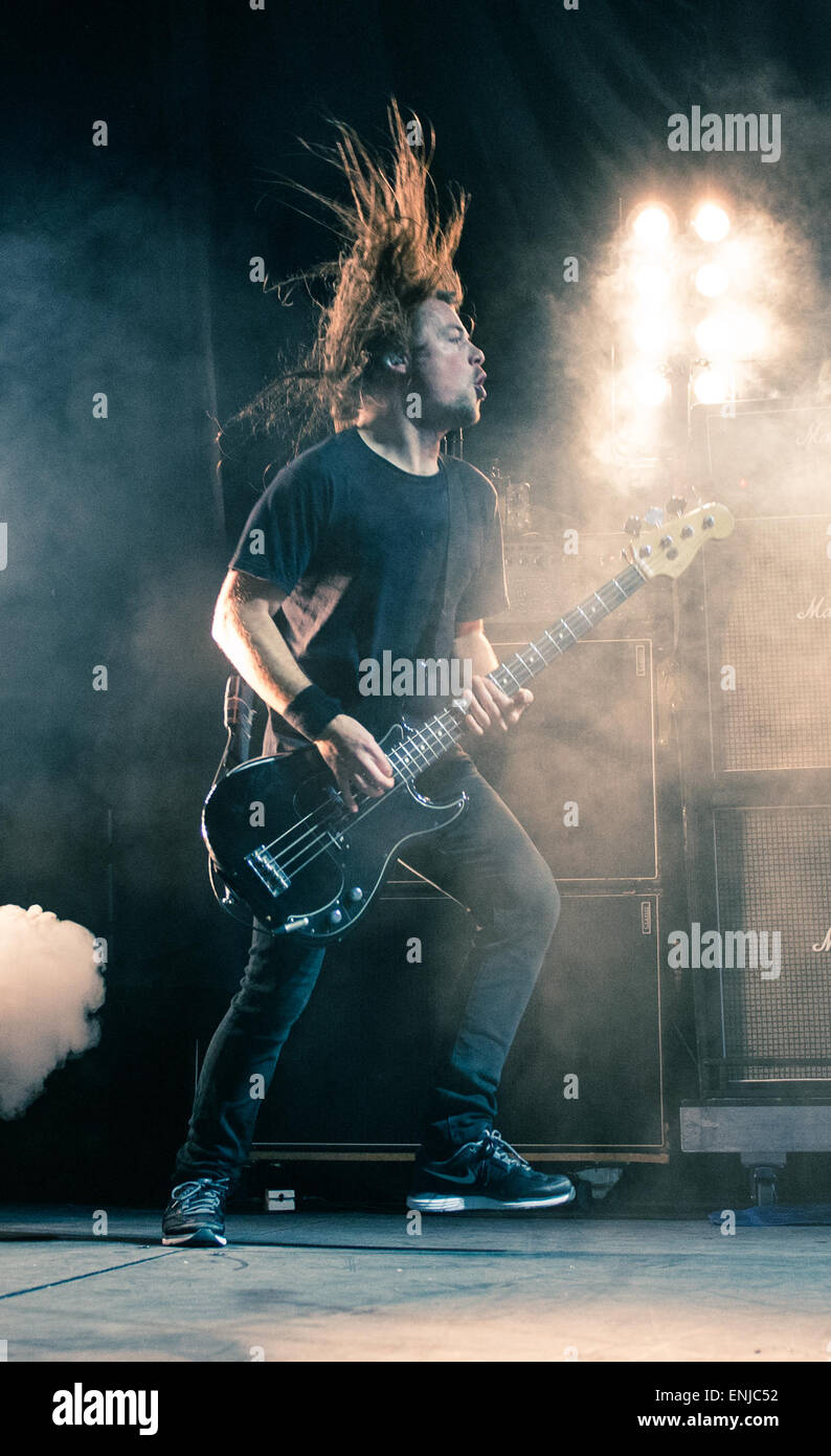 Groupe de hard rock Airbourne effectuer à l'Arène de Wembley, l'ESS comme un ouvreur pour Black Stone Cherry avec : Justin Street,21-07-2013 Où : London, Royaume-Uni Quand : 01 Nov 2014 Banque D'Images