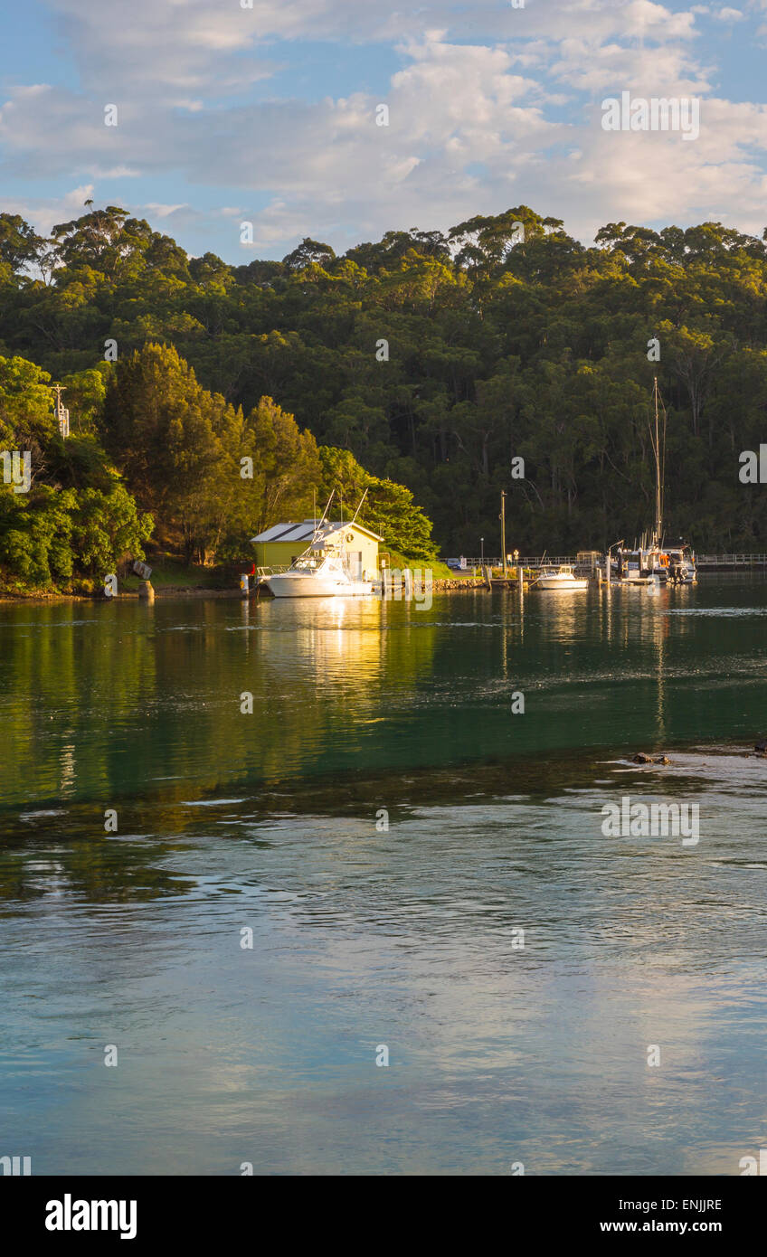 Bateaux sur la rivière Banque D'Images