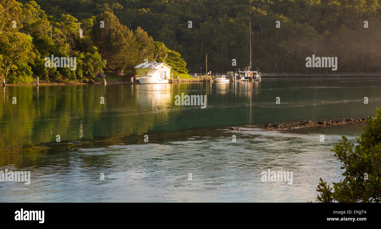 Bateaux sur la rivière Banque D'Images