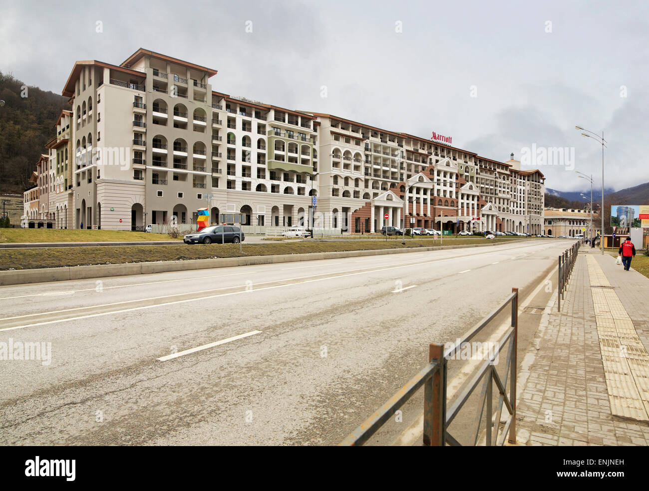 Sochi, Russie - 13 Février 2015 : Sotchi Marriott Krasnaya Polyana dans Gorky Gorod resort Banque D'Images