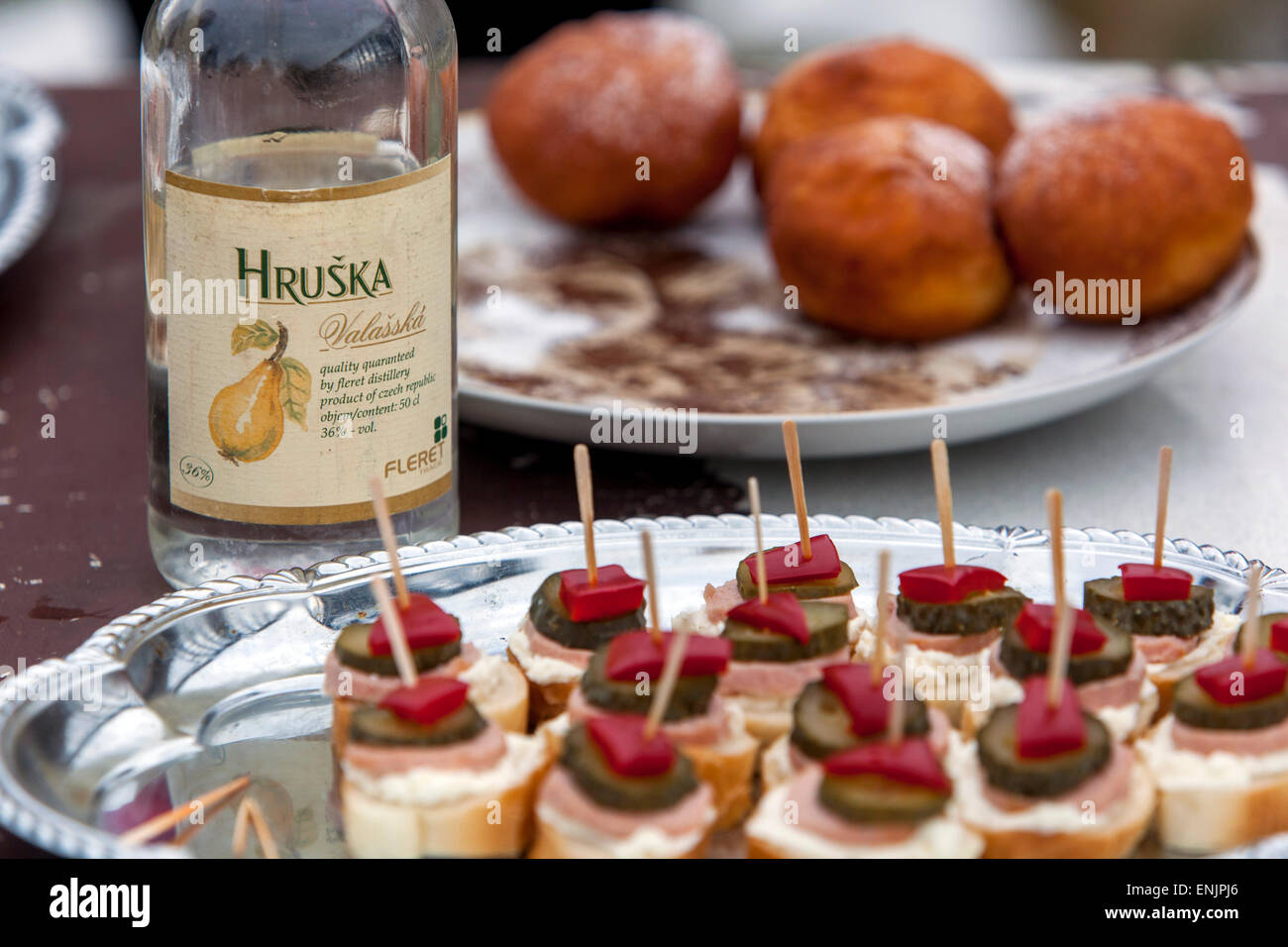 Petite buvette, alcool canapes donuts Banque D'Images