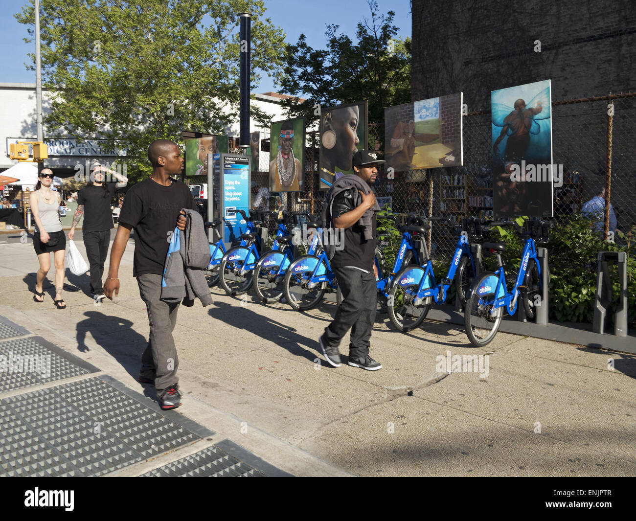 Scène de rue à l'Afrique Danse Festival dans la Section de Fort Greene à Brooklyn, NY, 2014. Banque D'Images
