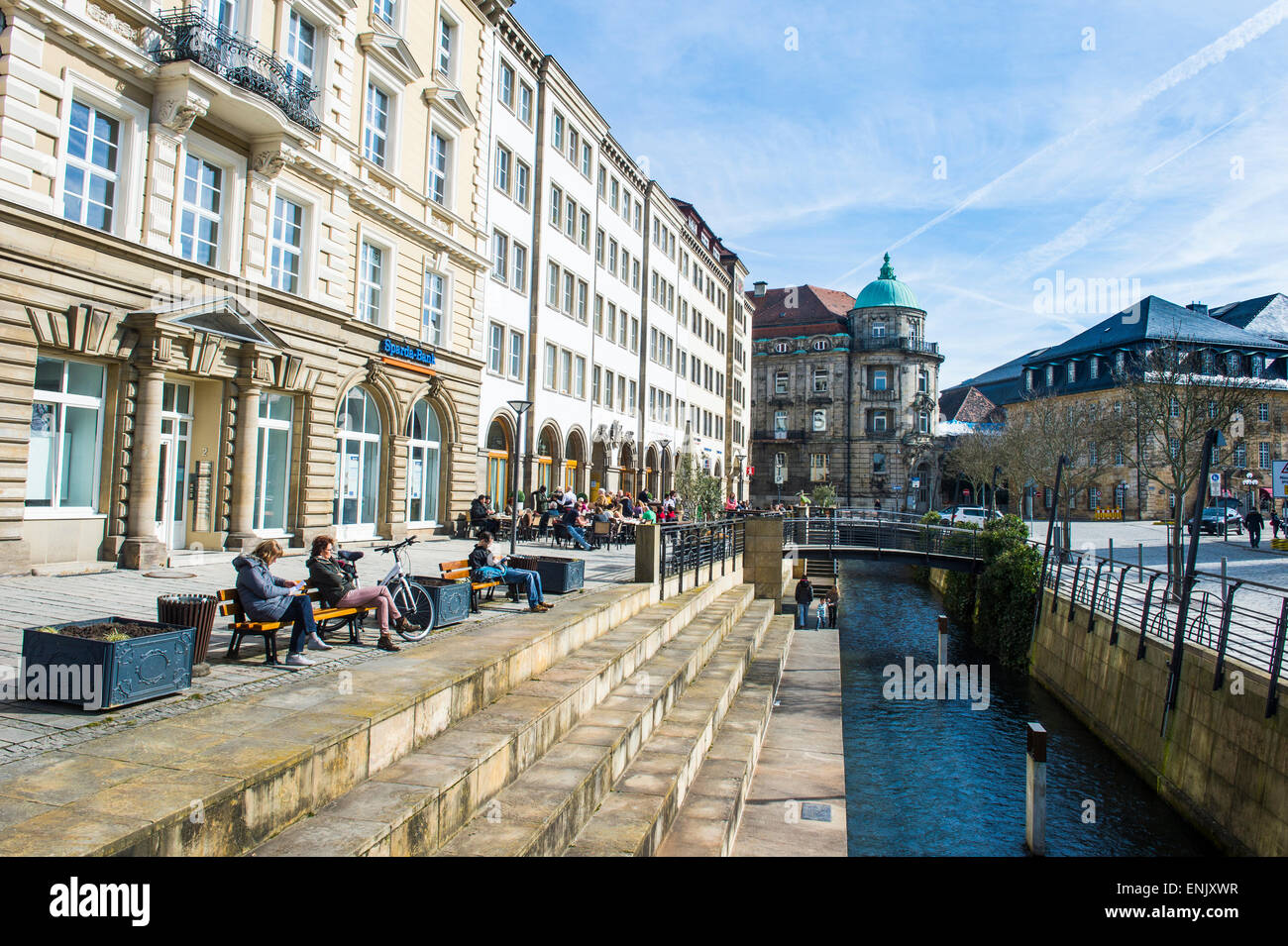 Canal d'eau dans le centre de Bayreuth, Haute-Franconie, Bavaria, Germany, Europe Banque D'Images