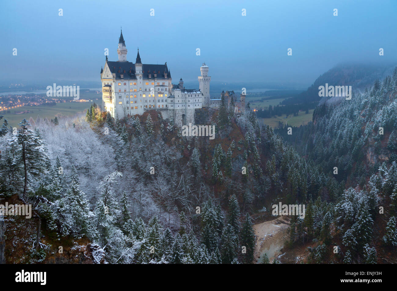 Le château de Neuschwanstein en hiver, Fussen, Bavaria, Germany, Europe Banque D'Images