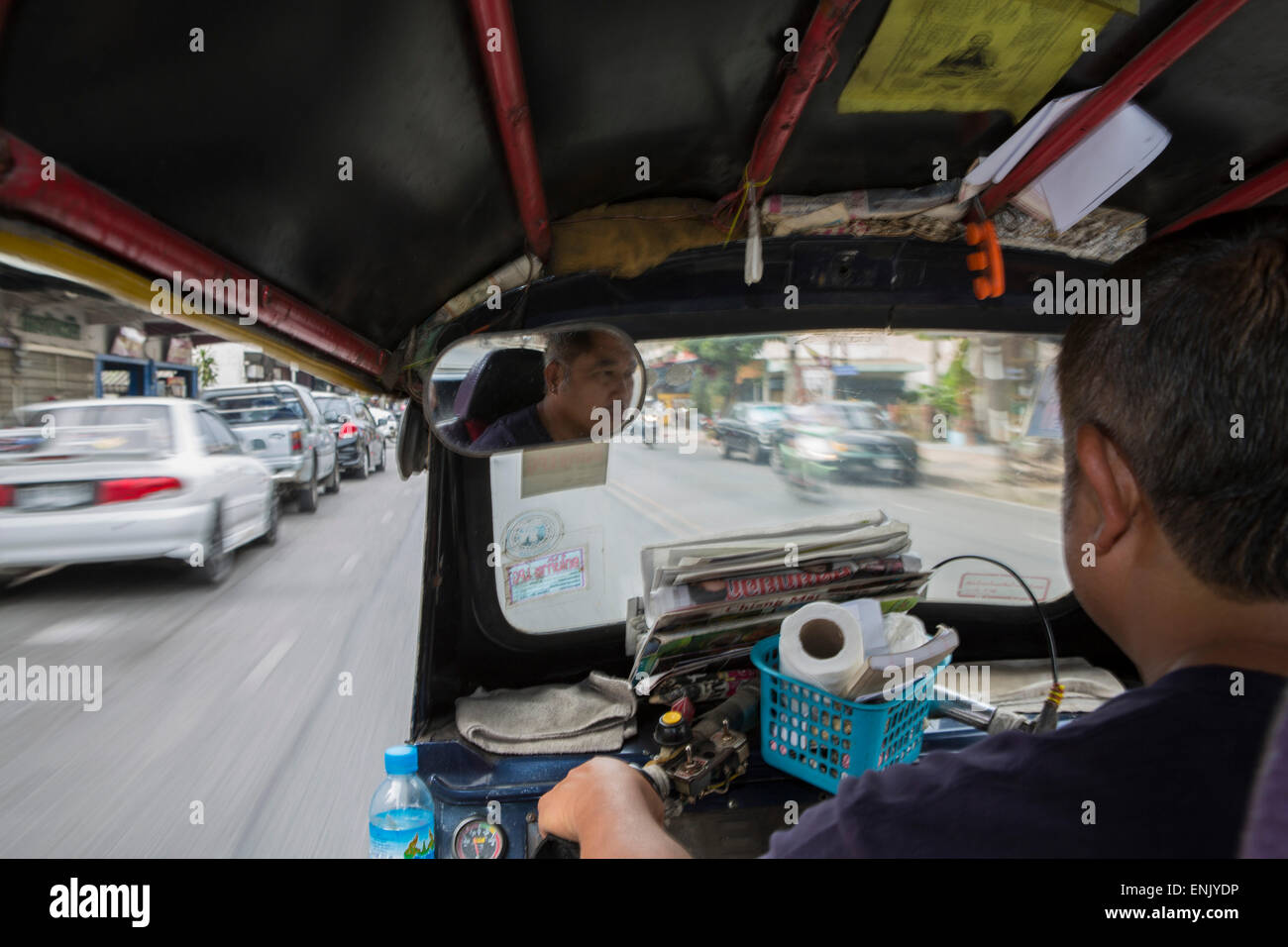 Un Tuktuk sur Nimmanhemin Road, à Chiang Mai, Thaïlande, Asie du Sud-Est, Asie Banque D'Images