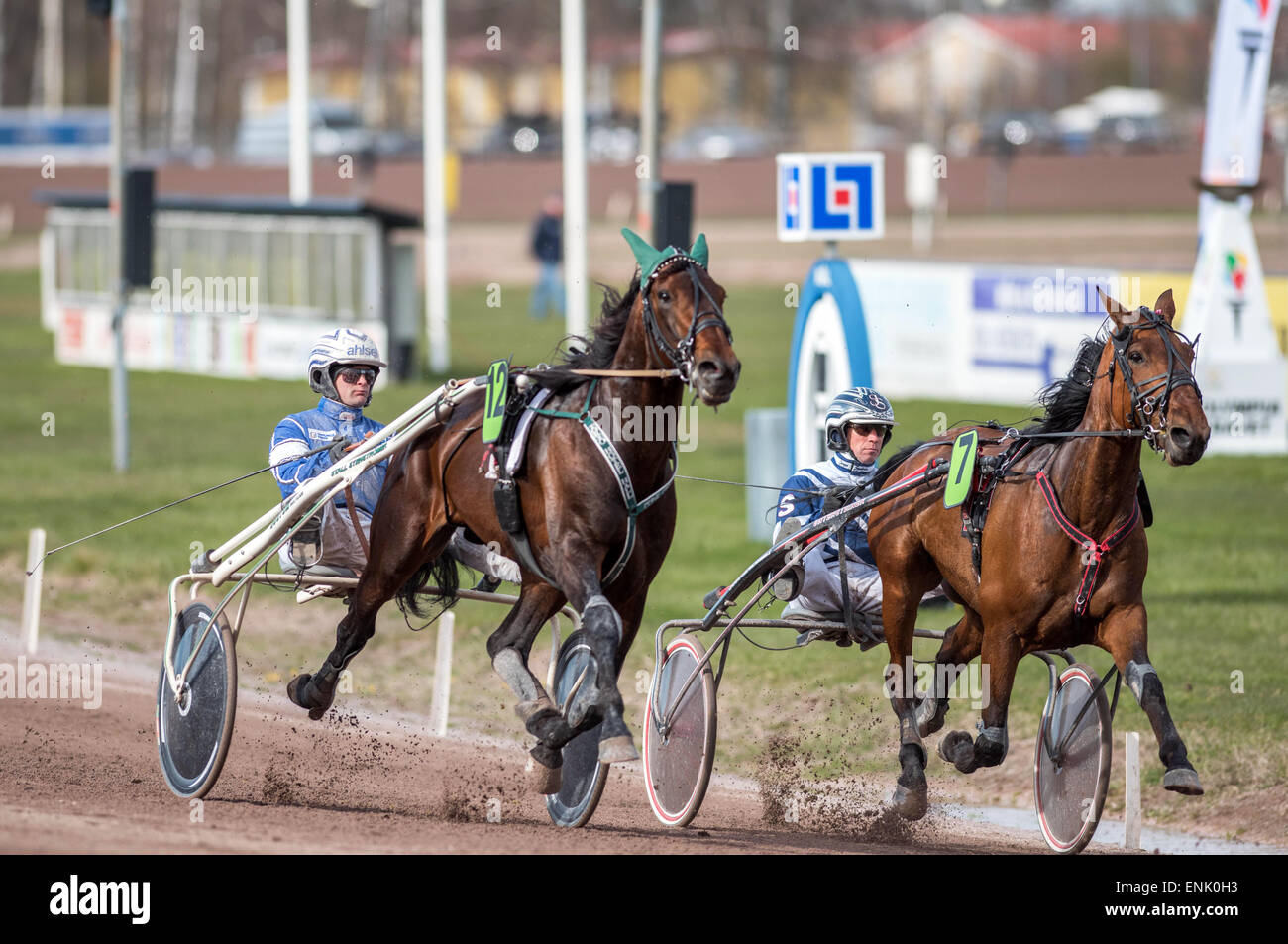 Les pilotes Erik Adielsson faisceau (à gauche) et Jörgen Sjunnesson préparer Tokio Hotel Hall (à gauche) et l'Aile Ouest pour une course Banque D'Images