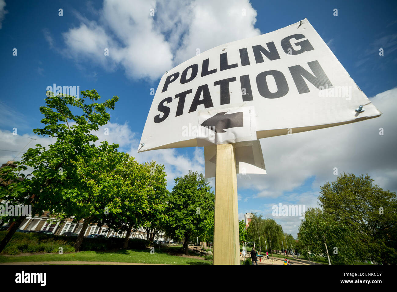 Londres, Royaume-Uni. 7 mai, 2015. Bureau de vote à l'école primaire, Childéric sur les élections générales 2015 Jour du scrutin Circonscription Deptford Lewisham Crédit : Guy Josse/Alamy Live News Banque D'Images