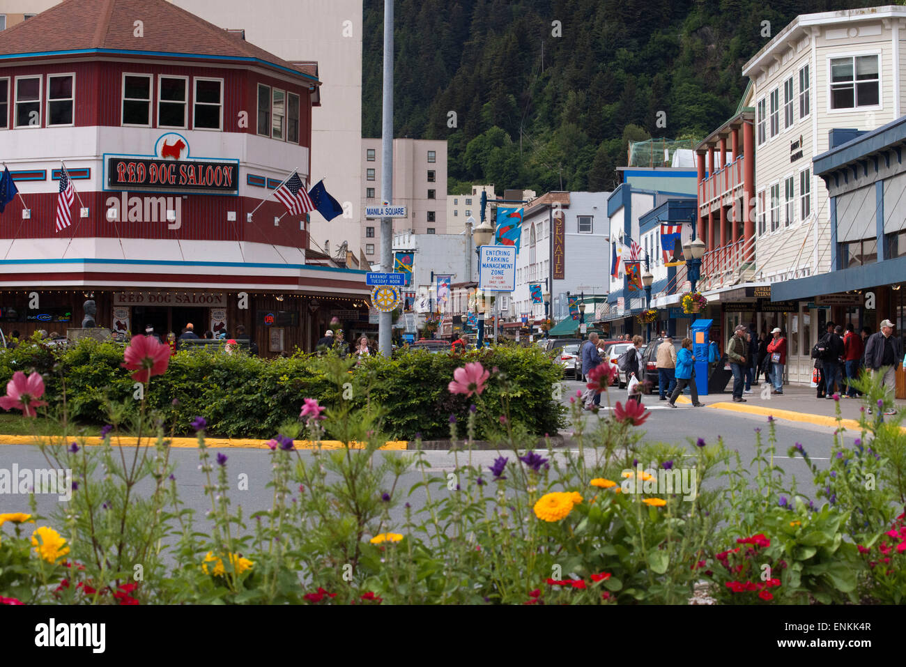 Le centre-ville. Rues de Juneau. S Franklin Street. Red Dog Saloon. L'Alaska, USA. La Ville et l'Arrondissement de Juneau est la capitale Banque D'Images