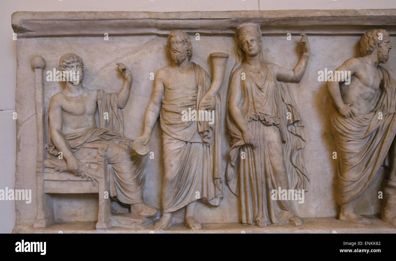 L'art romain Jupiter, Pluton, Perséphone et Neptune. Le soulagement. Musée National Romain. Palazzo Altemps. Rome. L'Italie. Banque D'Images