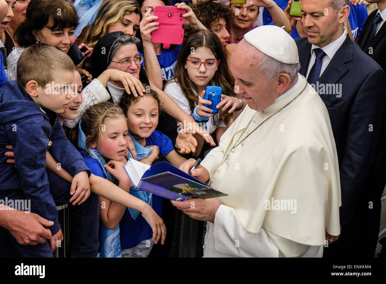 Nervi Hall, la Cité du Vatican. 7 mai, 2015. Le club de football SS Lazio en audience par le Pape François. Credit : Realy Easy Star/Alamy Live News Banque D'Images